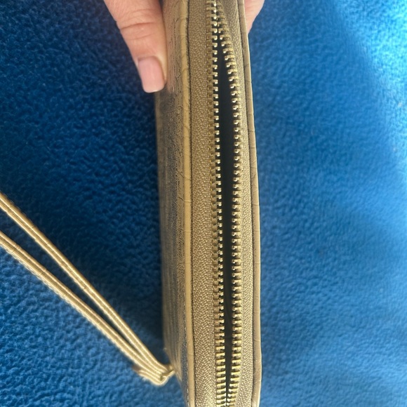 Gold Wristlet - Picture 2 of 4